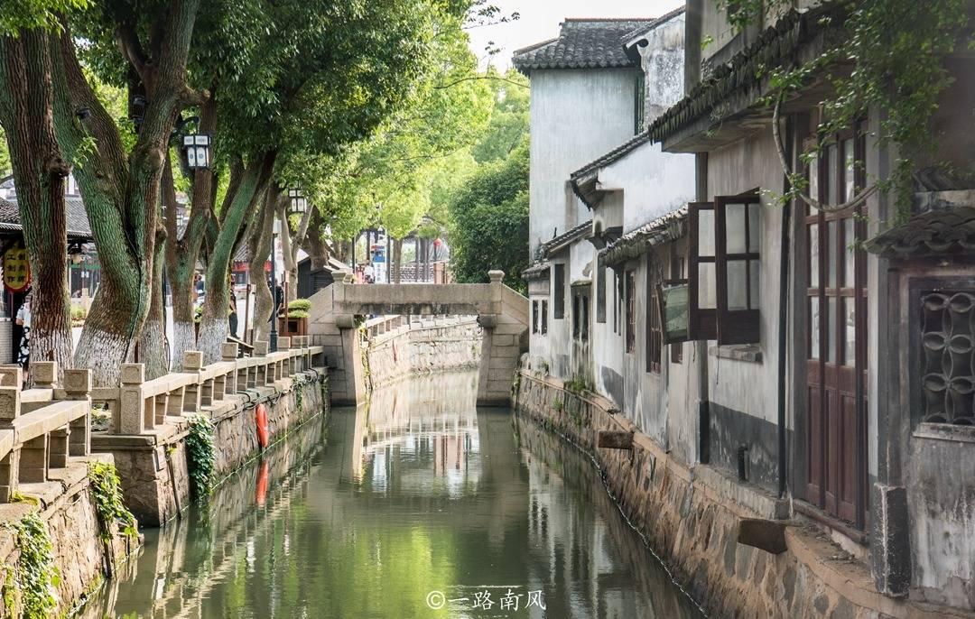 双良节能发力光伏三年赚27亿 在手订单超千亿拟募25.6亿扩产